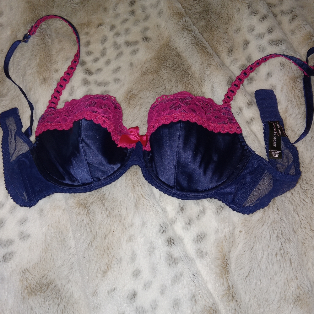 Victoria's Secret Navy and Fuchsia Lace Bra